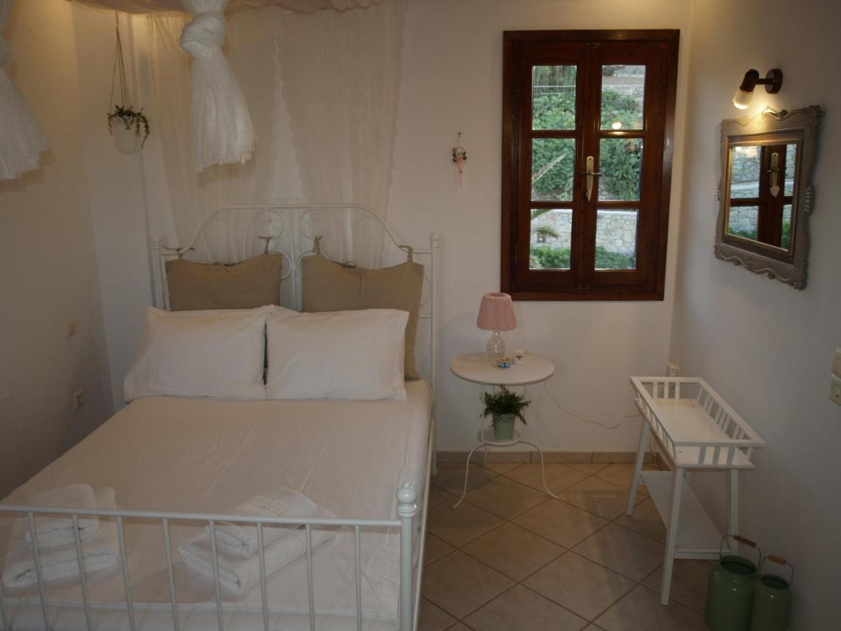 Ornos Seaside Blue Villas Екстериор снимка